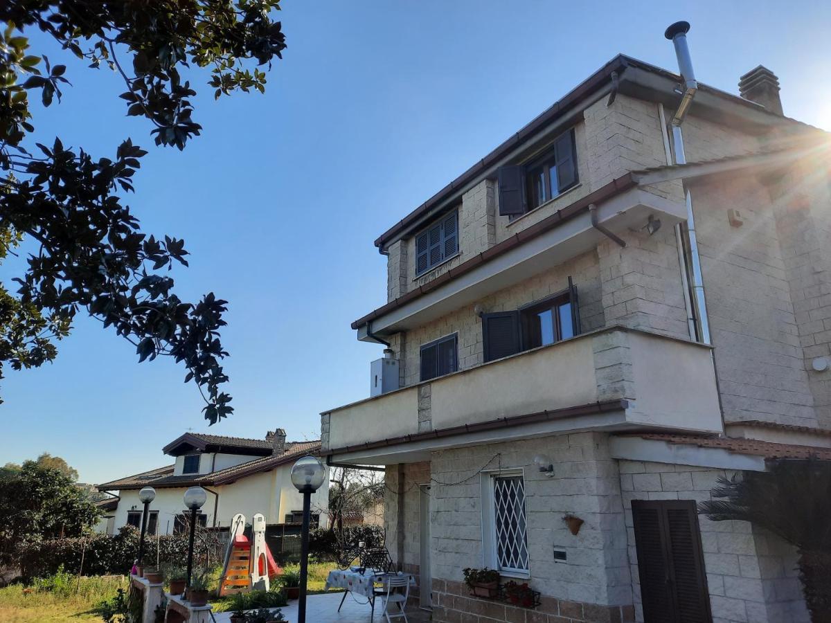 Appartamento Casa Di Luca Marco Simone Esterno foto
